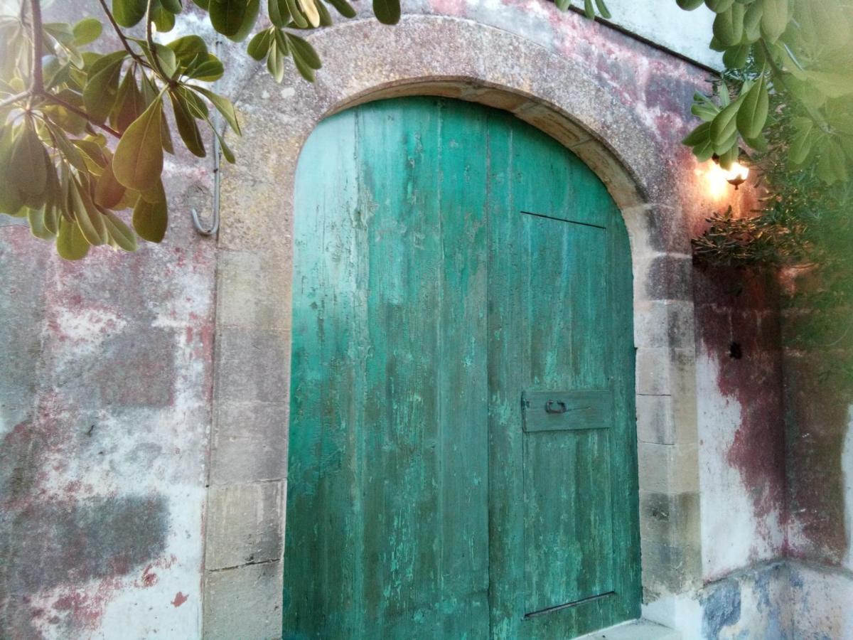 I Fichi Bianchi Bed and Breakfast Cutrofiano Εξωτερικό φωτογραφία
